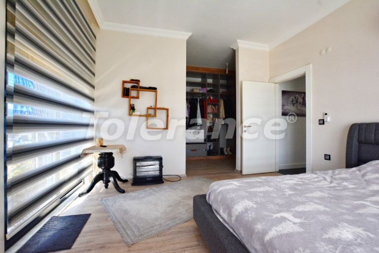 Вилла или дом в Дошемеалты, Анталия с бассейном: купить недвижимость в Турции - 131530