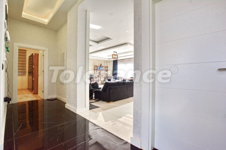 Вилла или дом в Дошемеалты, Анталия с бассейном: купить недвижимость в Турции - 131533