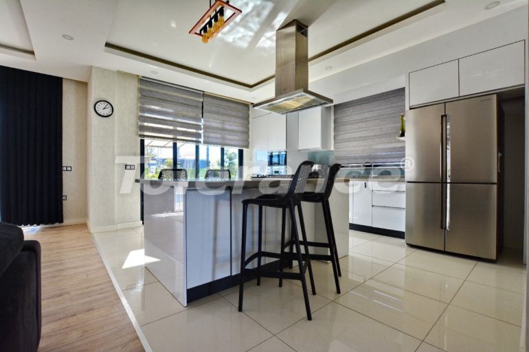 Вилла или дом в Дошемеалты, Анталия с бассейном: купить недвижимость в Турции - 131538