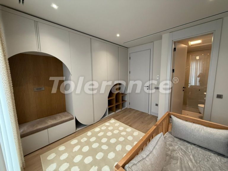 Вилла или дом в Дошемеалты, Анталия с бассейном: купить недвижимость в Турции - 135797