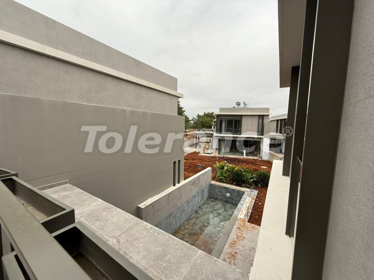 Вилла или дом в Дошемеалты, Анталия с бассейном: купить недвижимость в Турции - 135802