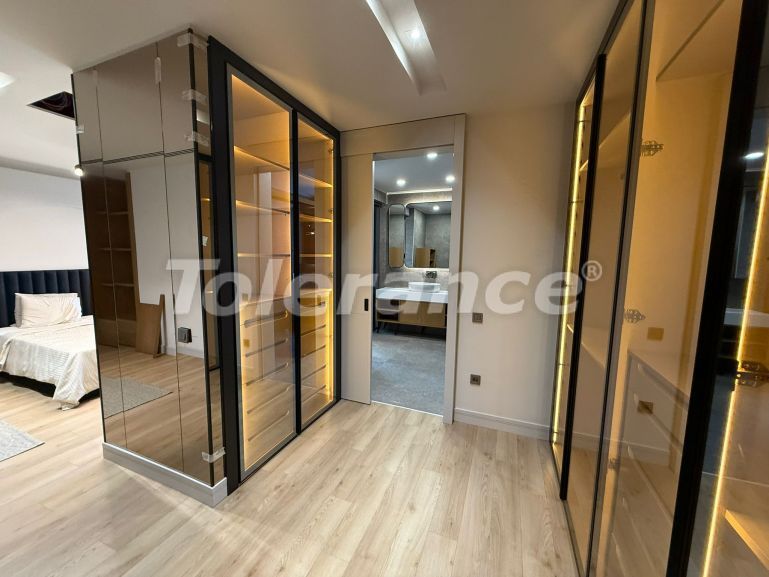 Вилла или дом в Дошемеалты, Анталия с бассейном: купить недвижимость в Турции - 135807