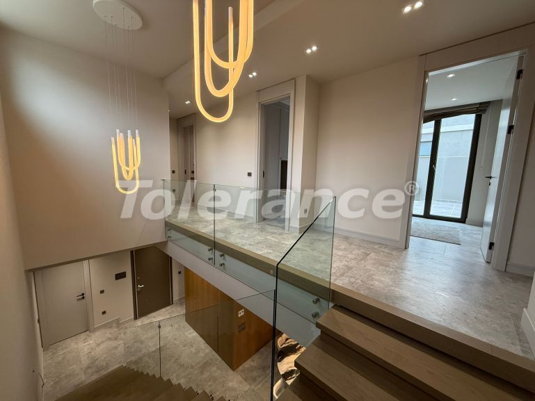 Вилла или дом в Дошемеалты, Анталия с бассейном: купить недвижимость в Турции - 135812