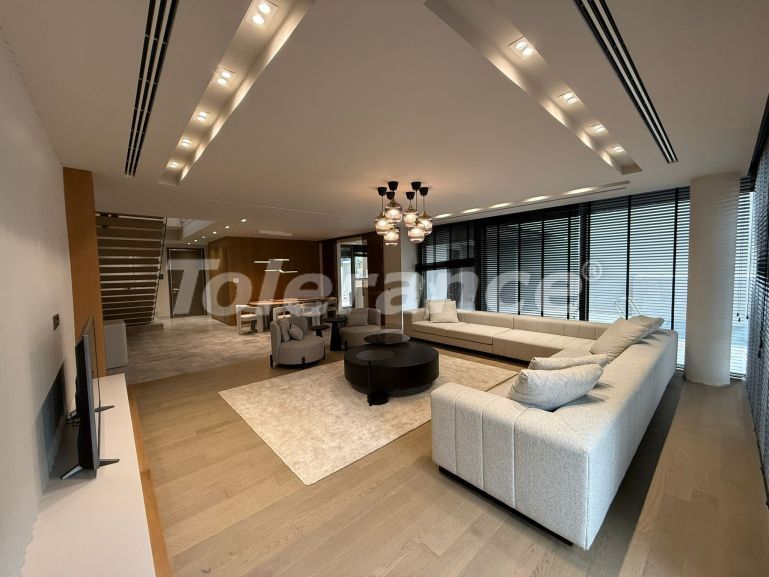 Вилла или дом в Дошемеалты, Анталия с бассейном: купить недвижимость в Турции - 135819