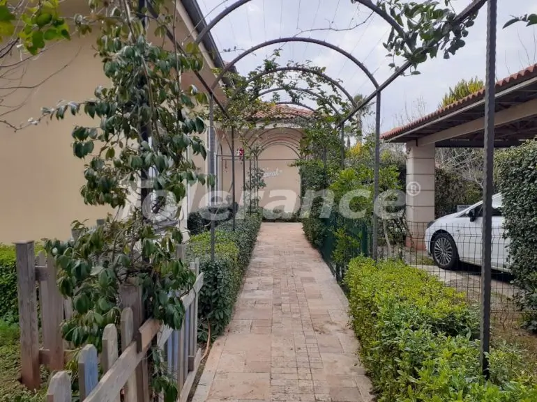 Вилла или дом в Дошемеалты, Анталия с бассейном: купить недвижимость в Турции - 23904
