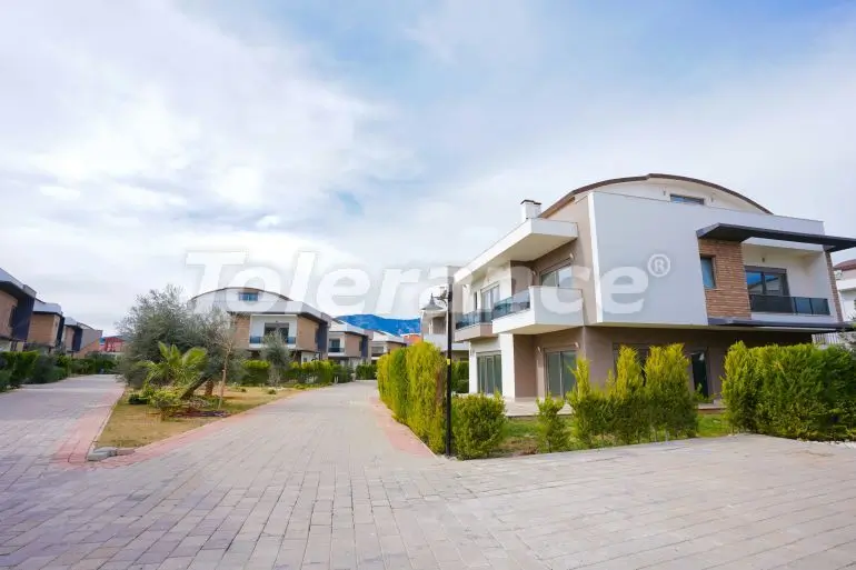 Вилла или дом в Дошемеалты, Анталия с бассейном: купить недвижимость в Турции - 33658