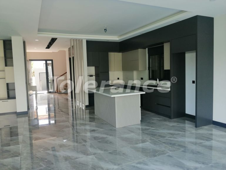 Вилла или дом в Дошемеалты, Анталия с бассейном: купить недвижимость в Турции - 42382