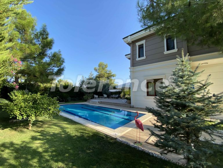 Вилла или дом в Дошемеалты, Анталия с бассейном: купить недвижимость в Турции - 44307