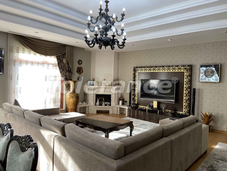 Вилла или дом в Дошемеалты, Анталия с бассейном: купить недвижимость в Турции - 44328