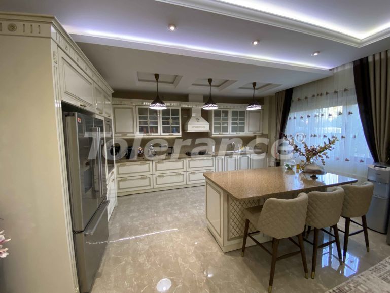 Вилла или дом в Дошемеалты, Анталия с бассейном: купить недвижимость в Турции - 44330