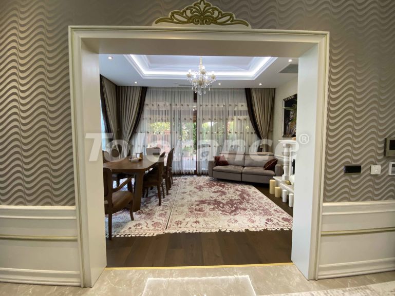 Вилла или дом в Дошемеалты, Анталия с бассейном: купить недвижимость в Турции - 44333