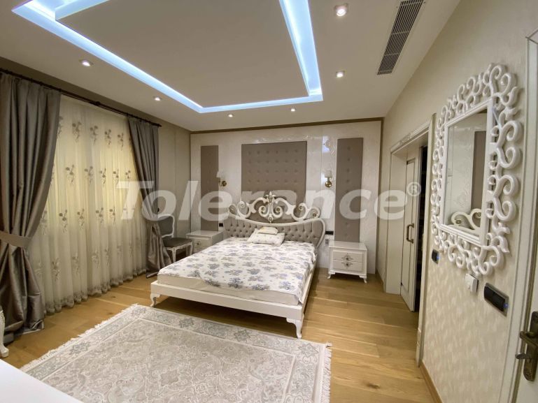 Вилла или дом в Дошемеалты, Анталия с бассейном: купить недвижимость в Турции - 44336