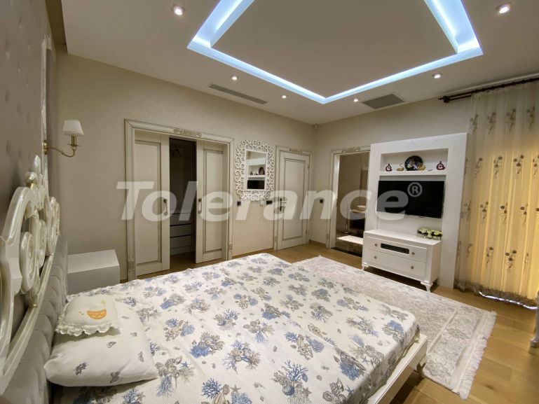 Вилла или дом в Дошемеалты, Анталия с бассейном: купить недвижимость в Турции - 44337