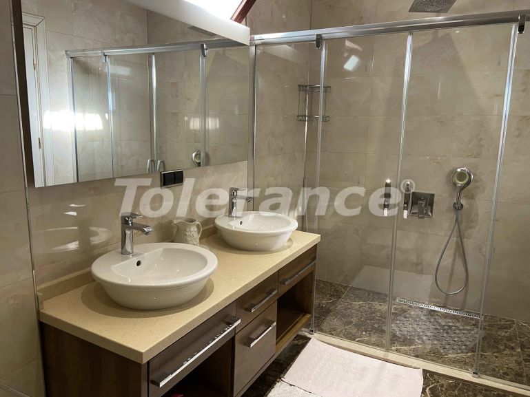 Вилла или дом в Дошемеалты, Анталия с бассейном: купить недвижимость в Турции - 44338