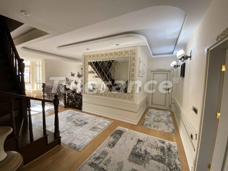 Вилла или дом в Дошемеалты, Анталия с бассейном: купить недвижимость в Турции - 44345