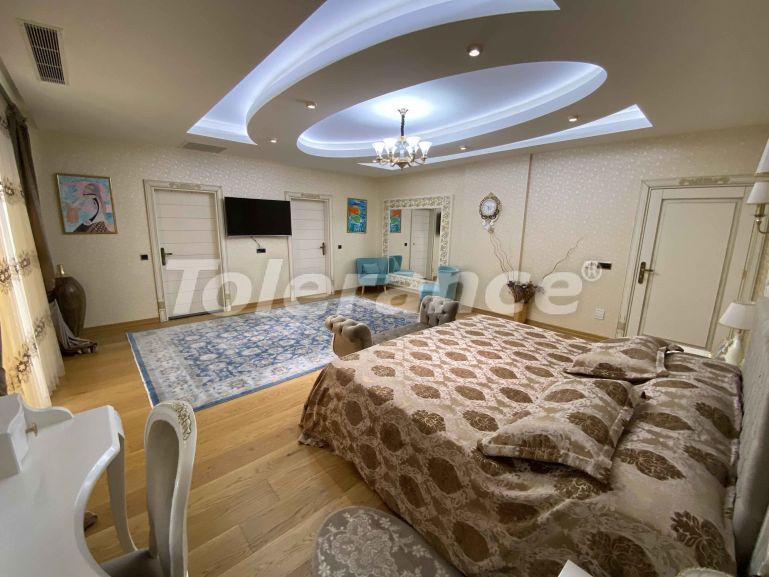 Вилла или дом в Дошемеалты, Анталия с бассейном: купить недвижимость в Турции - 44346