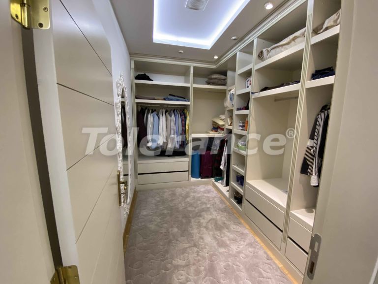 Вилла или дом в Дошемеалты, Анталия с бассейном: купить недвижимость в Турции - 44349