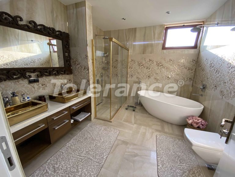 Вилла или дом в Дошемеалты, Анталия с бассейном: купить недвижимость в Турции - 44350