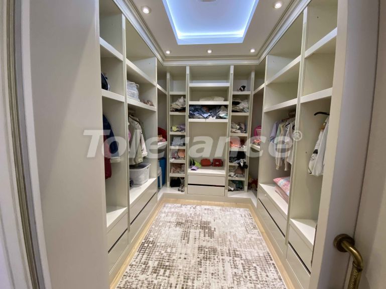 Вилла или дом в Дошемеалты, Анталия с бассейном: купить недвижимость в Турции - 44357