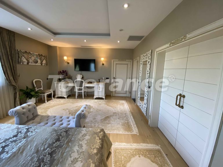 Вилла или дом в Дошемеалты, Анталия с бассейном: купить недвижимость в Турции - 44362