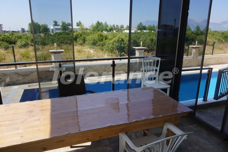 Вилла или дом в Дошемеалты, Анталия с бассейном: купить недвижимость в Турции - 51833