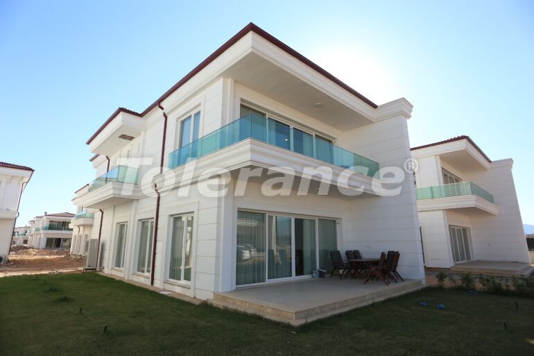 Вилла или дом в Дошемеалты, Анталия с бассейном: купить недвижимость в Турции - 56079