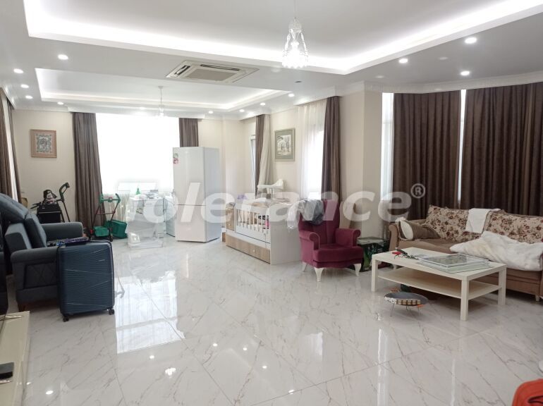 Вилла или дом в Дошемеалты, Анталия с бассейном: купить недвижимость в Турции - 56432