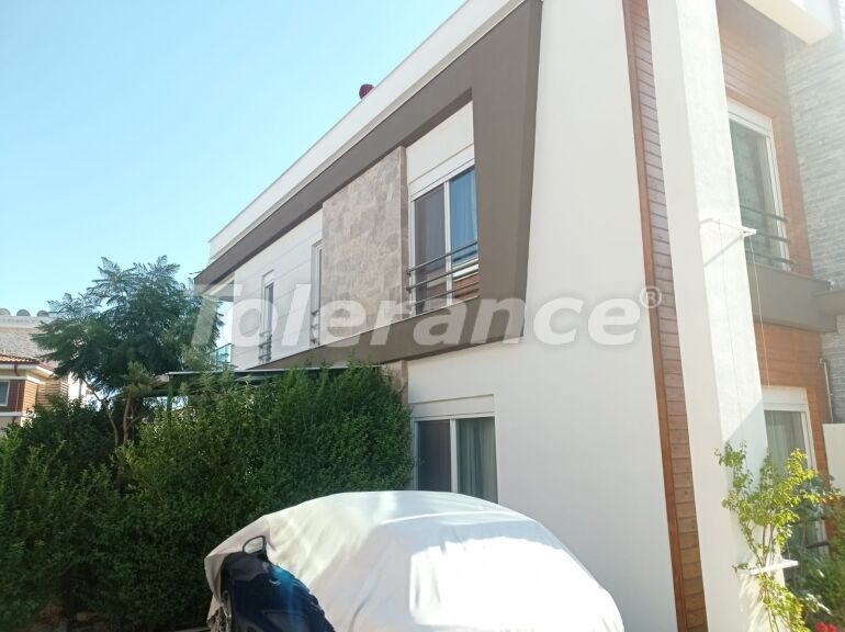 Вилла или дом в Дошемеалты, Анталия с бассейном: купить недвижимость в Турции - 56439