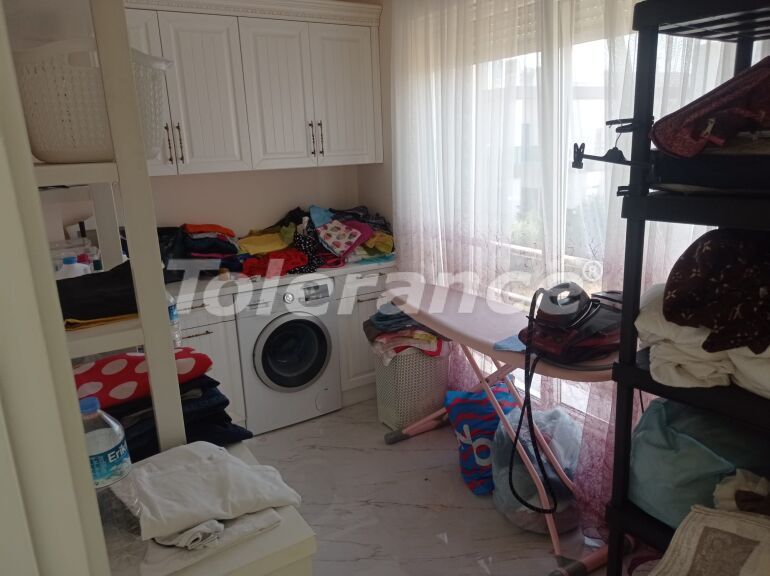 Вилла или дом в Дошемеалты, Анталия с бассейном: купить недвижимость в Турции - 56445