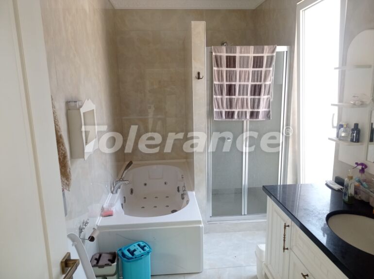 Вилла или дом в Дошемеалты, Анталия с бассейном: купить недвижимость в Турции - 56457