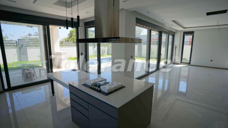 Вилла или дом в Дошемеалты, Анталия с бассейном: купить недвижимость в Турции - 57796