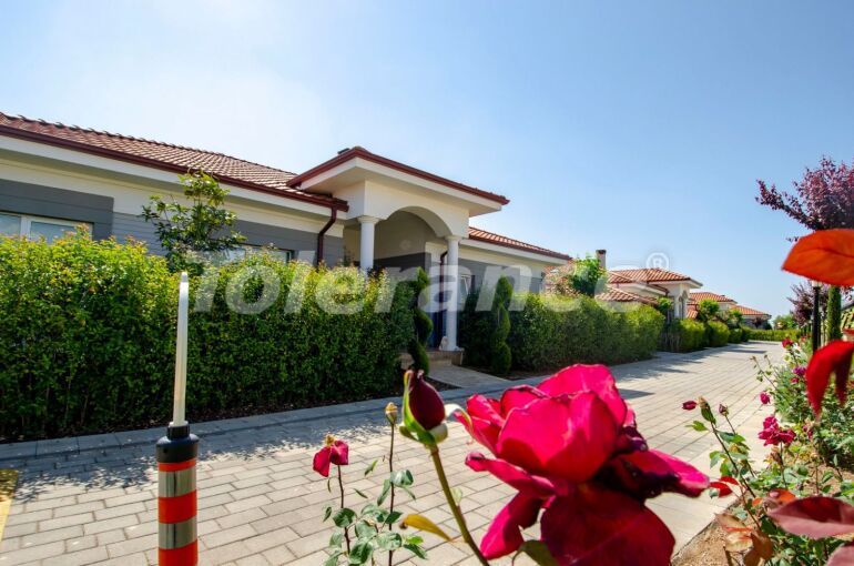 Вилла или дом в Дошемеалты, Анталия с бассейном: купить недвижимость в Турции - 58882