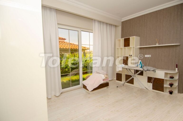 Вилла или дом в Дошемеалты, Анталия с бассейном: купить недвижимость в Турции - 58886