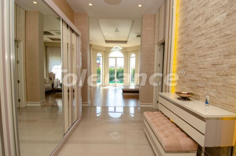 Вилла или дом в Дошемеалты, Анталия с бассейном: купить недвижимость в Турции - 58887