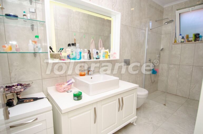 Вилла или дом в Дошемеалты, Анталия с бассейном: купить недвижимость в Турции - 58888