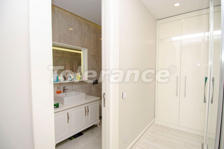 Вилла или дом в Дошемеалты, Анталия с бассейном: купить недвижимость в Турции - 58889