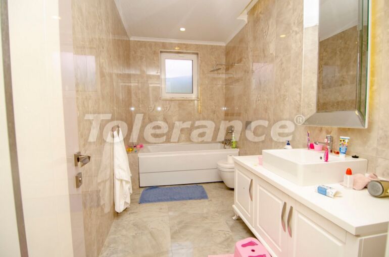 Вилла или дом в Дошемеалты, Анталия с бассейном: купить недвижимость в Турции - 58891