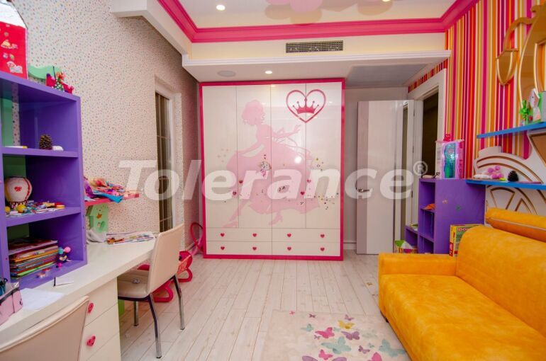 Вилла или дом в Дошемеалты, Анталия с бассейном: купить недвижимость в Турции - 58892