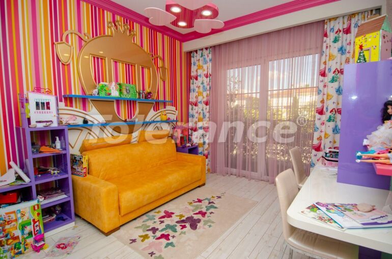 Вилла или дом в Дошемеалты, Анталия с бассейном: купить недвижимость в Турции - 58894