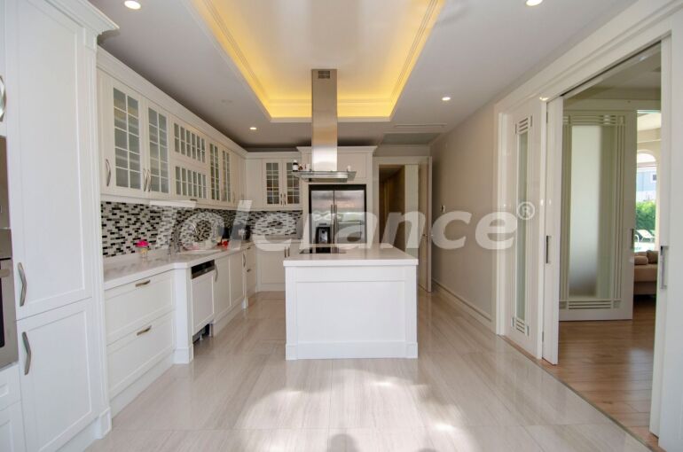 Вилла или дом в Дошемеалты, Анталия с бассейном: купить недвижимость в Турции - 58898