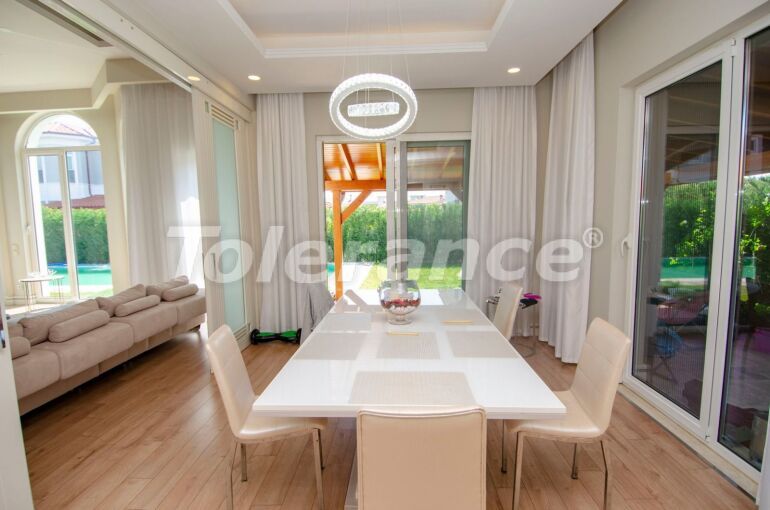 Вилла или дом в Дошемеалты, Анталия с бассейном: купить недвижимость в Турции - 58901