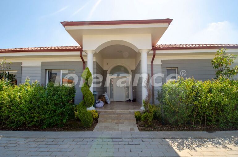 Вилла или дом в Дошемеалты, Анталия с бассейном: купить недвижимость в Турции - 58907