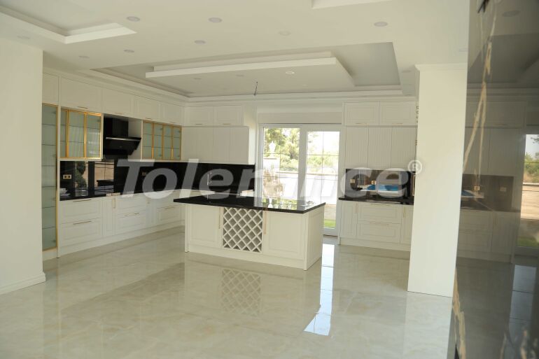 Вилла или дом в Дошемеалты, Анталия с бассейном: купить недвижимость в Турции - 58964