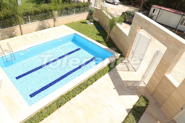 Вилла или дом в Дошемеалты, Анталия с бассейном: купить недвижимость в Турции - 59035