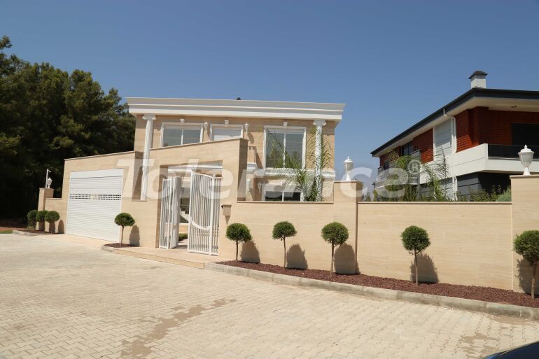 Вилла или дом в Дошемеалты, Анталия с бассейном: купить недвижимость в Турции - 59054