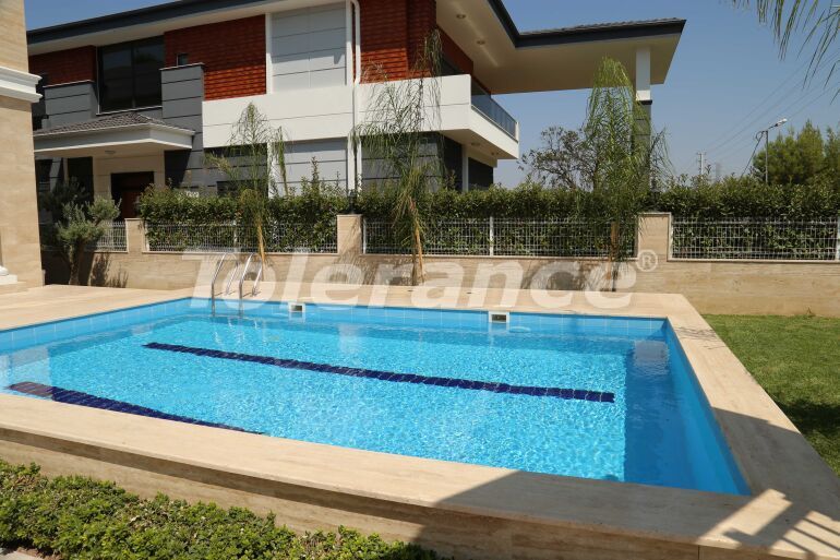 Вилла или дом в Дошемеалты, Анталия с бассейном: купить недвижимость в Турции - 59055