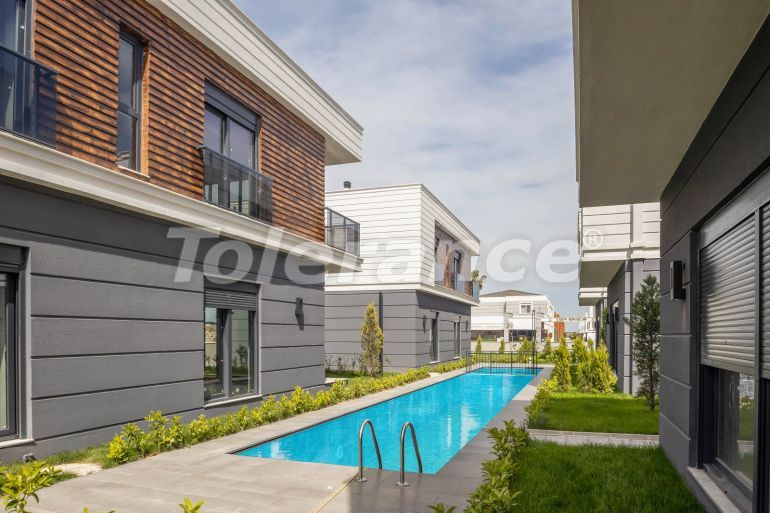Вилла или дом от застройщика в Дошемеалты, Анталия с бассейном: купить недвижимость в Турции - 94621