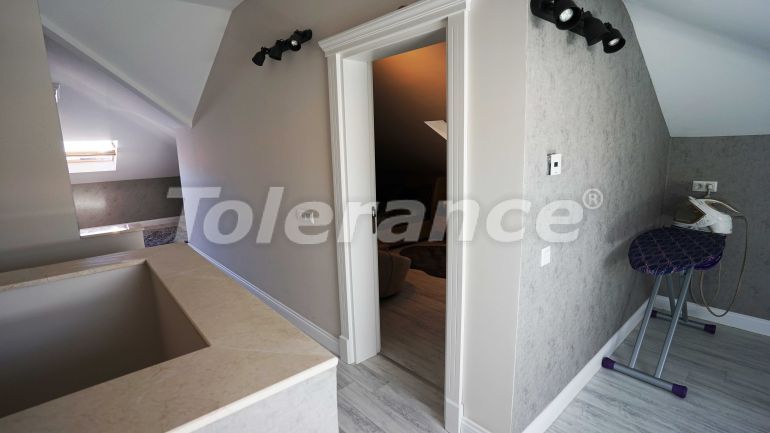 Вилла или дом в Дошемеалты, Анталия с бассейном: купить недвижимость в Турции - 95763