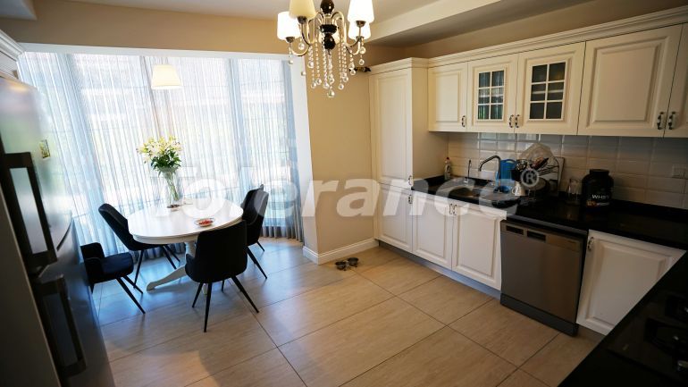 Вилла или дом в Дошемеалты, Анталия с бассейном: купить недвижимость в Турции - 95775