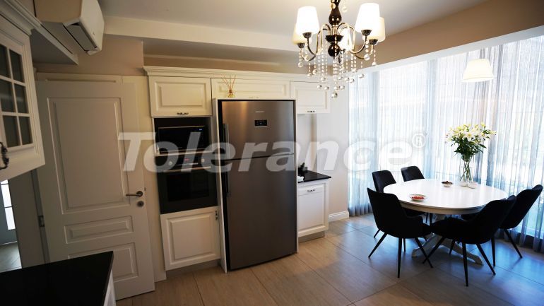 Вилла или дом в Дошемеалты, Анталия с бассейном: купить недвижимость в Турции - 95778